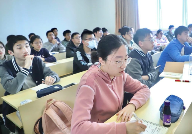 确实能够让一些学生放下每分必争的执念缓解学生的焦虑感等做法 确实能够让一些学生放下每分必争的执念缓解学生的焦虑感等做法